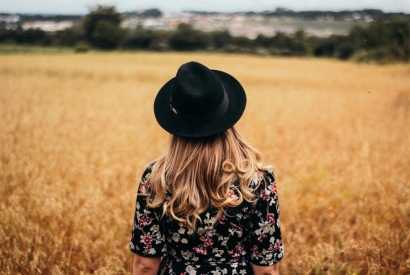 Comment renouveler ses v&ecirc;tements de femme &agrave; moindre frais pour l&rsquo;automne ?